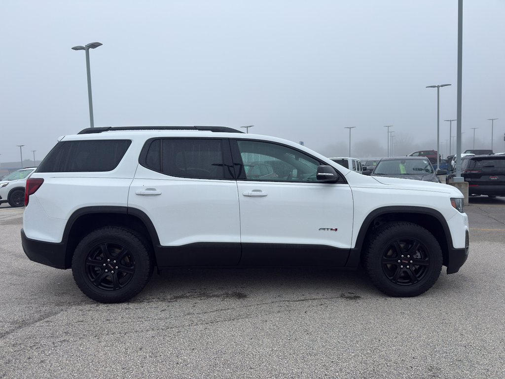 Used 2022 GMC Acadia AT4 w/ Technology Package AWD/4WD image 4