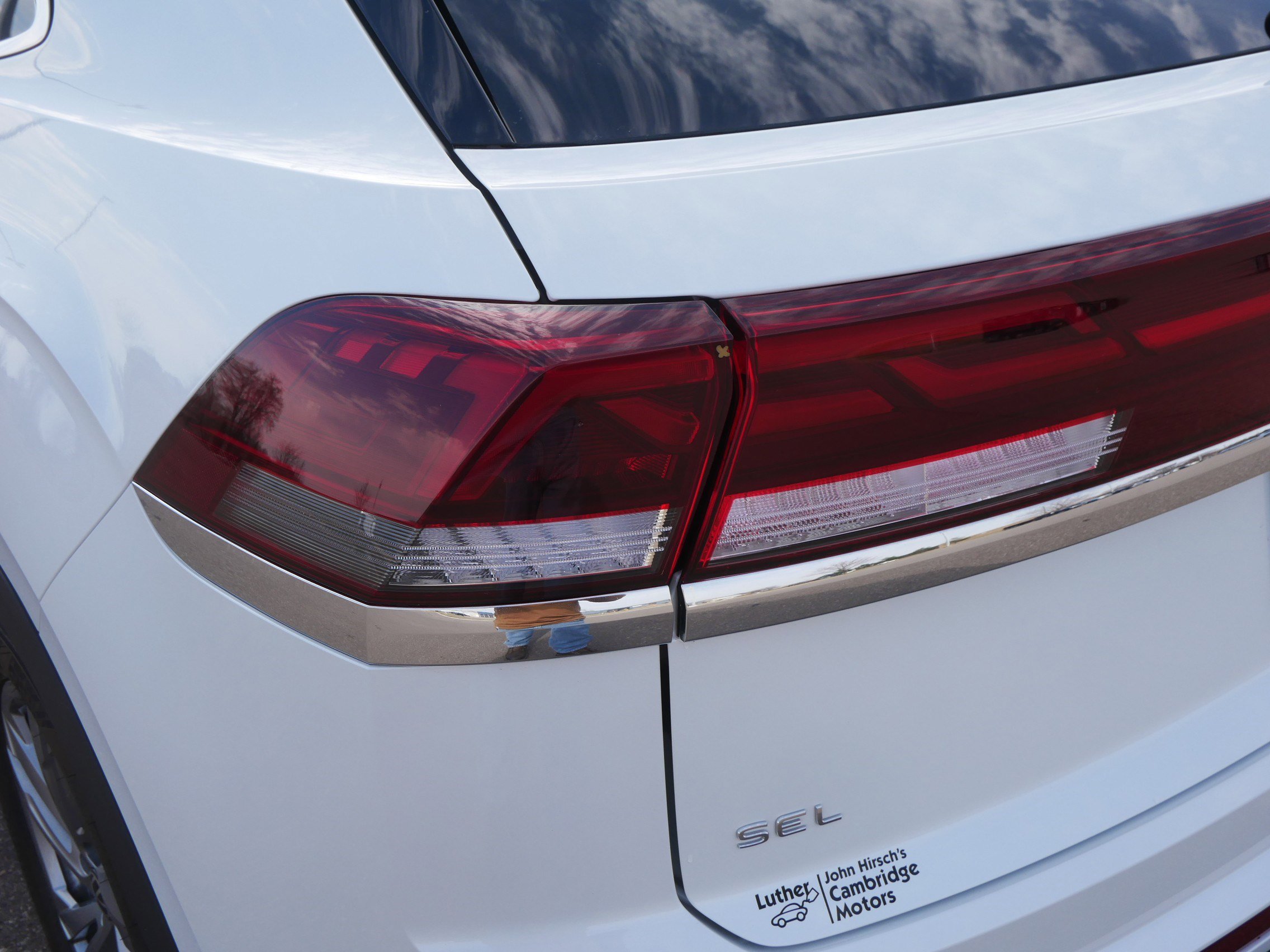 Used 2024 Volkswagen Atlas Cross Sport SEL R-Line image 17