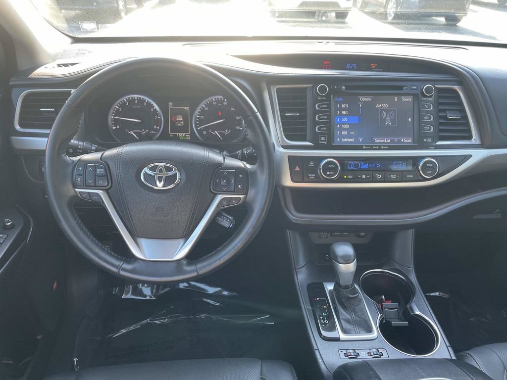 Used 2017 Toyota Highlander Limited FWD image 19