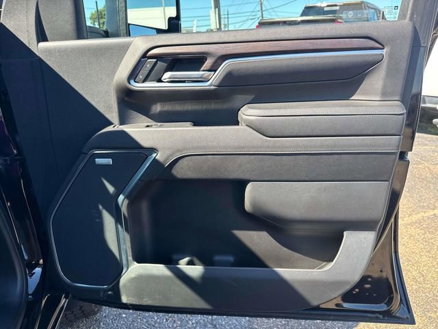 Used 2024 GMC Sierra 3500 SLT w/ SLT Premium Package image 17