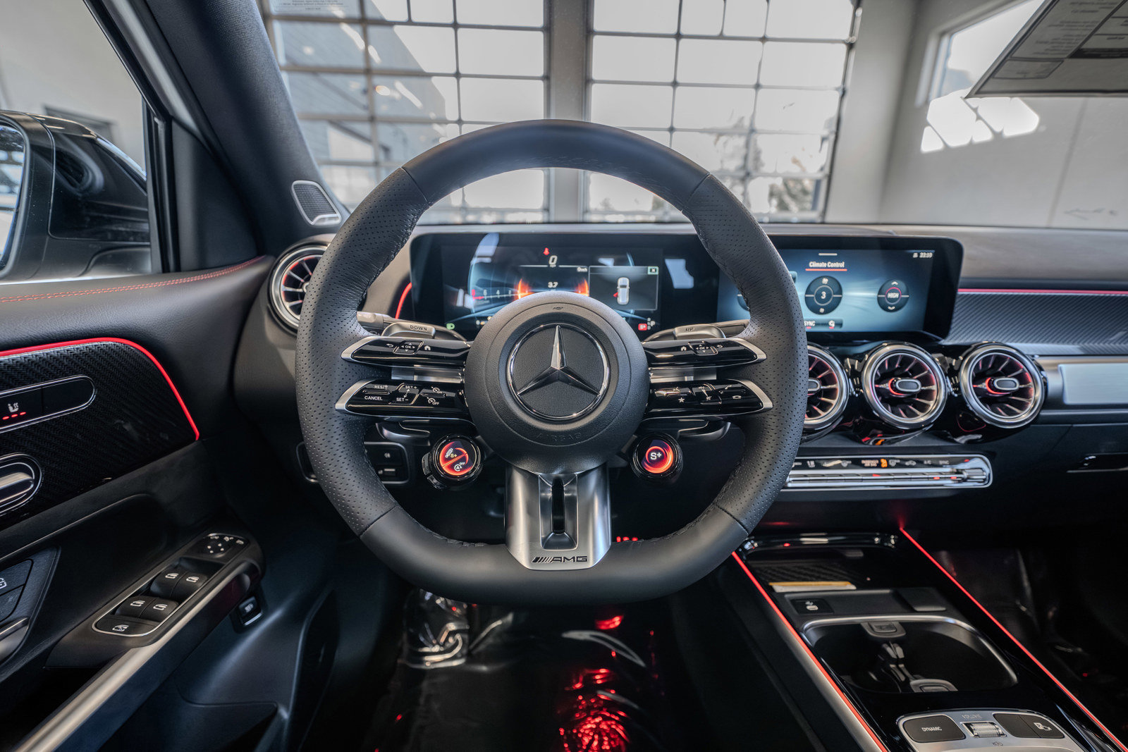 New 2026 Mercedes-Benz GLB 35 AMG 4MATIC image 9