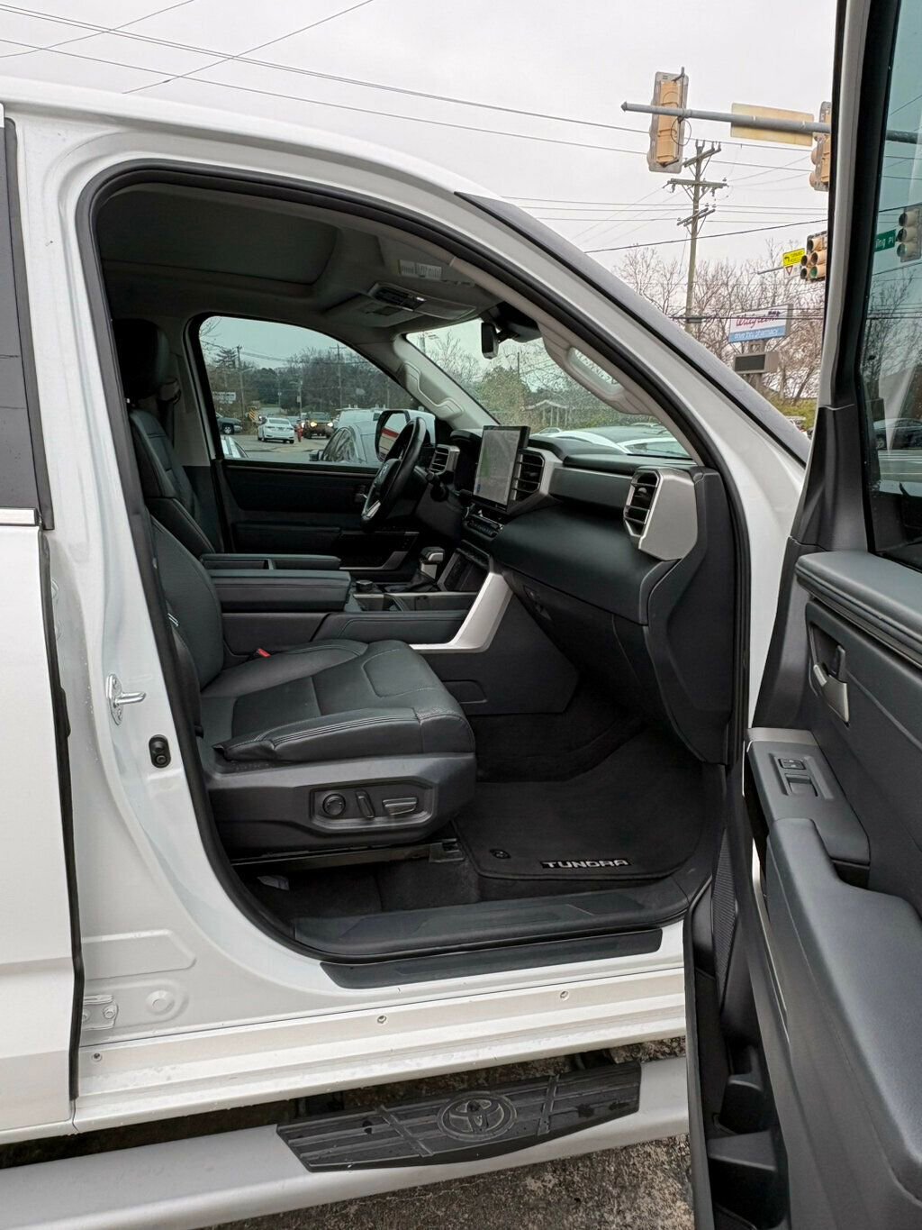 Used 2022 Toyota Tundra Limited image 14