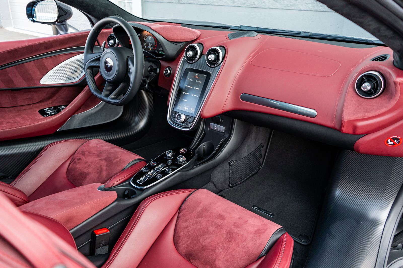 Used 2025 McLaren GTS image 2