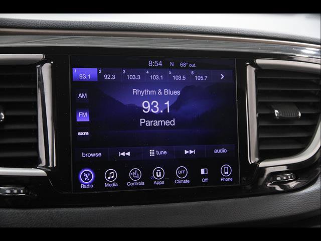 Used 2017 Chrysler Pacifica Touring-L FWD image 10