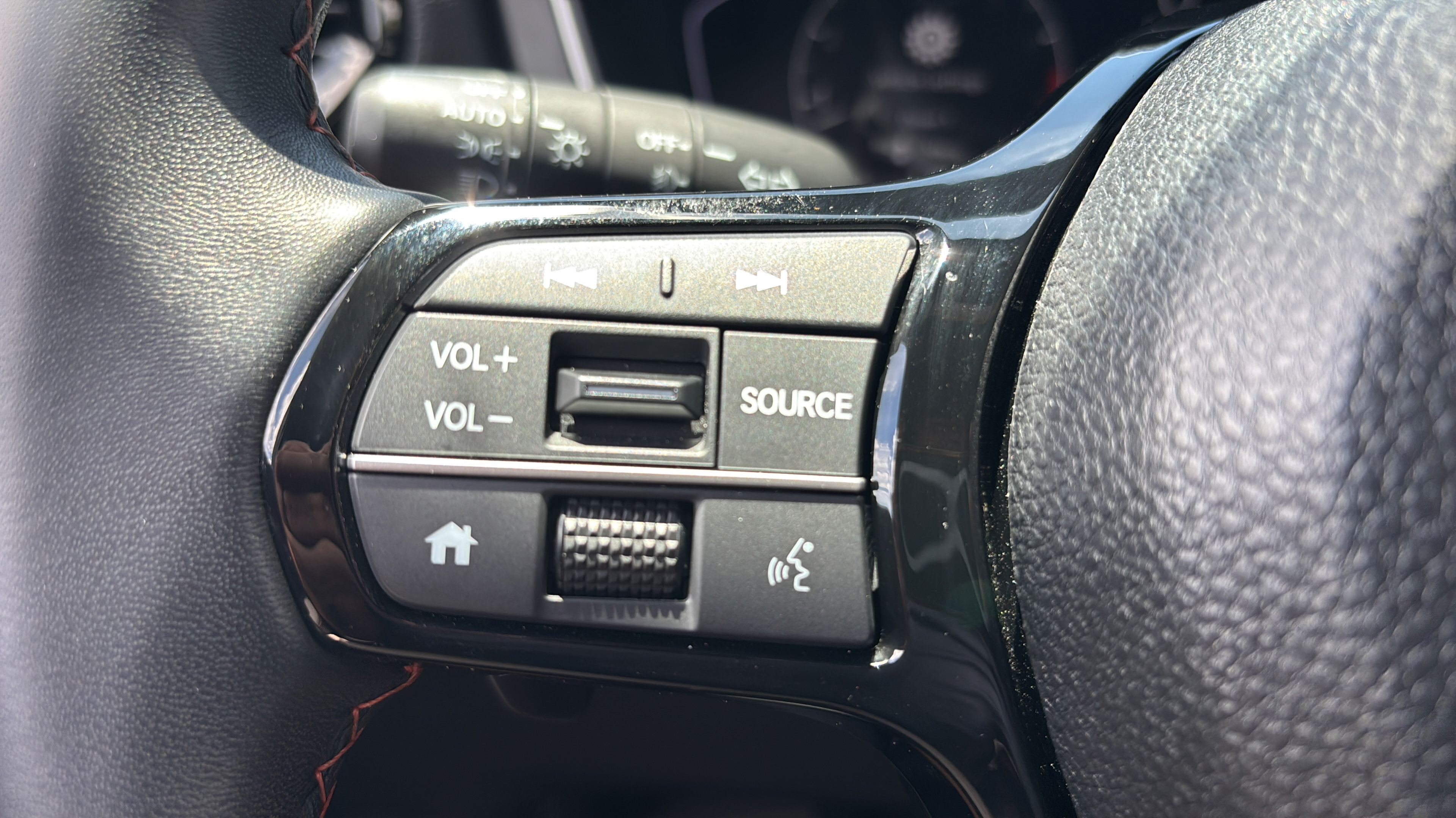Used 2025 Honda Pilot Sport image 26