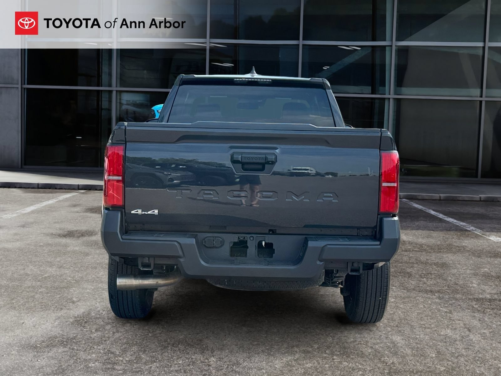 Used 2025 Toyota Tacoma SR AWD/4WD image 9