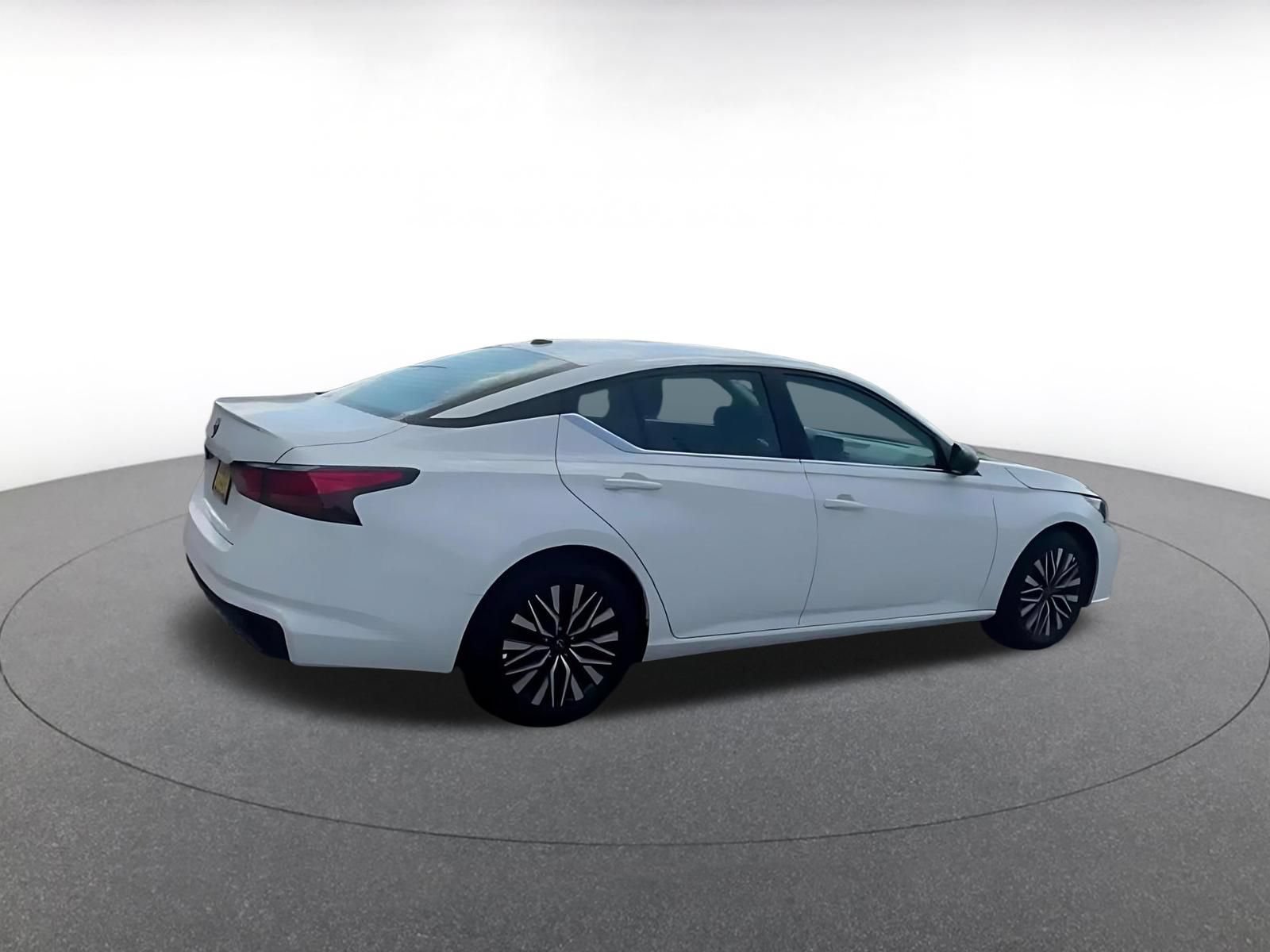 Used 2026 Nissan Altima 2.5 SV FWD image 15