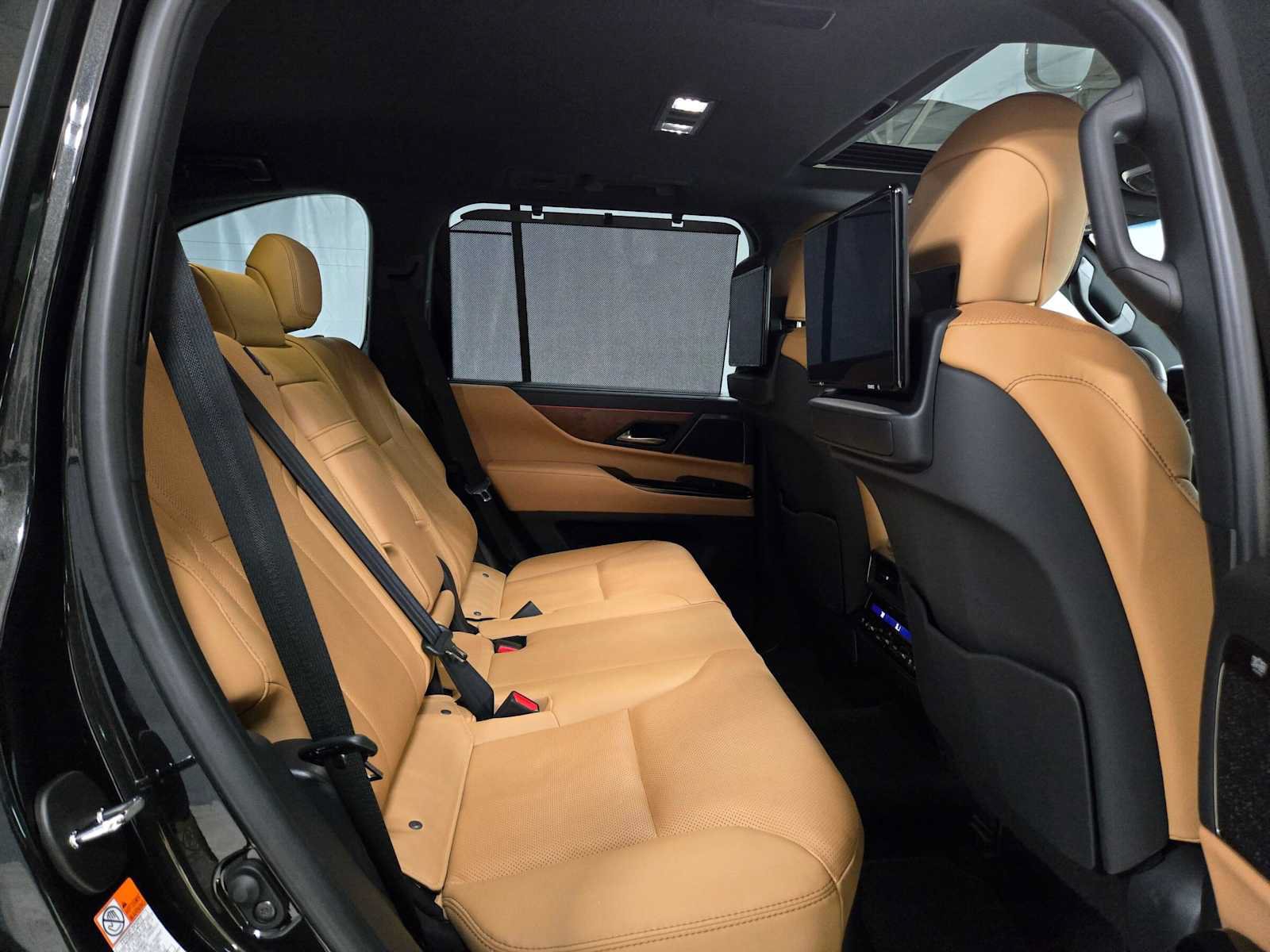 Used 2026 Lexus LX 600 4WD w/ Appearance Package image 12