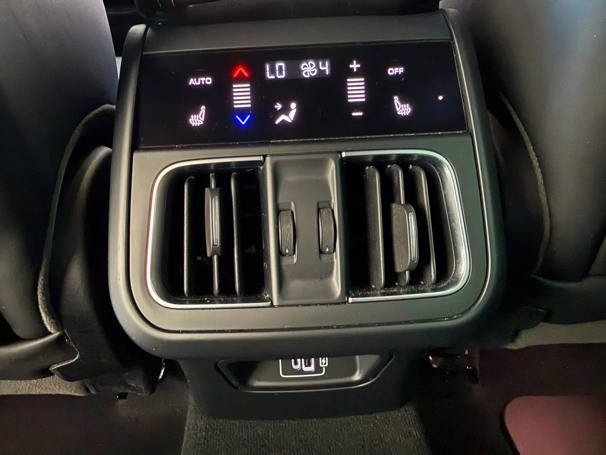 Used 2023 Maserati Grecale Modena AWD/4WD image 31