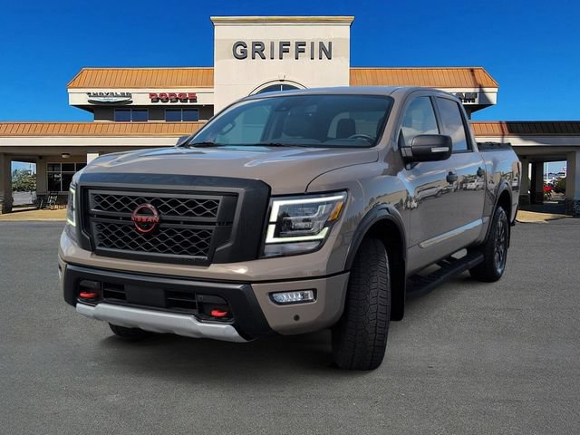 Used 2024 Nissan Titan PRO-4X w/ Pro-4x Convenience Package AWD/4WD image 11