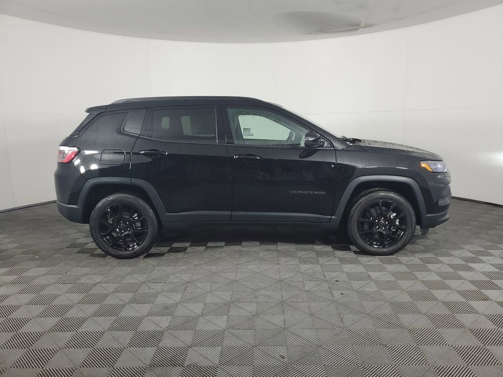 New 2026 Jeep Compass Latitude image 3