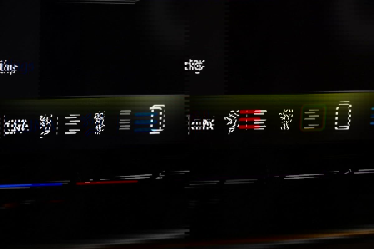 Used 2025 Volkswagen ID. Buzz Pro S image 8