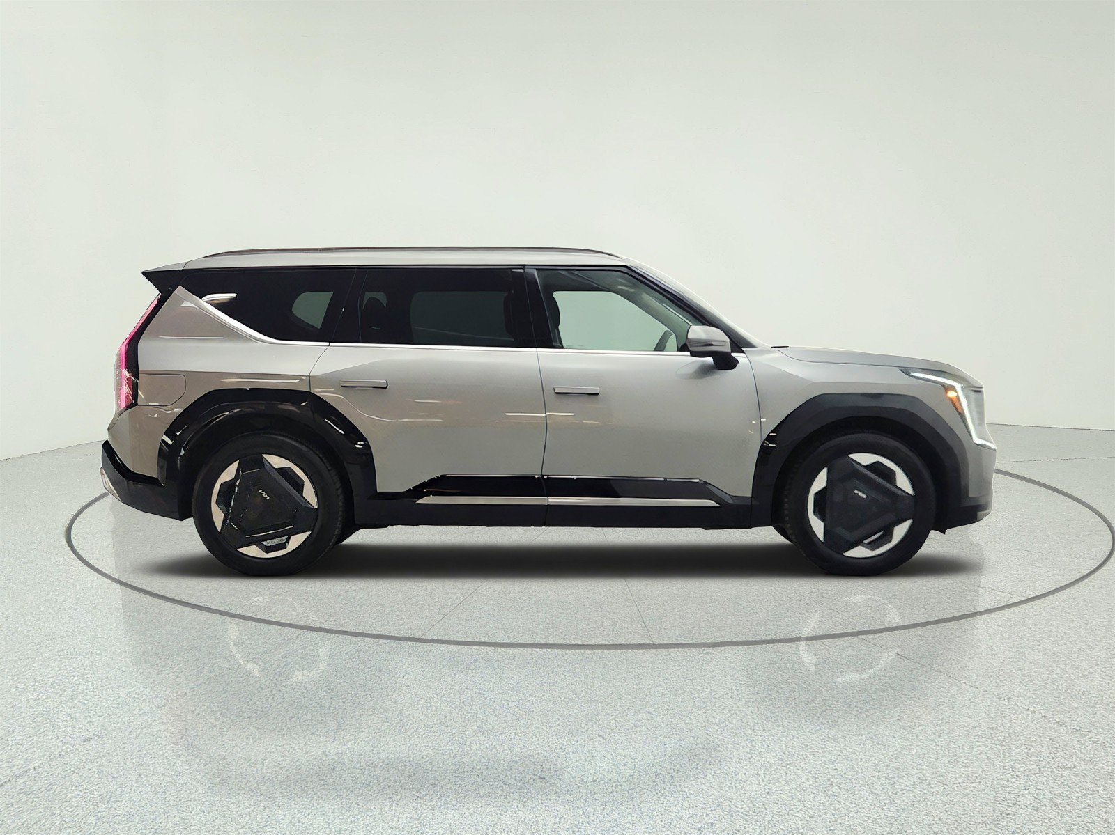 Used 2024 Kia EV9 Land AWD/4WD image 4