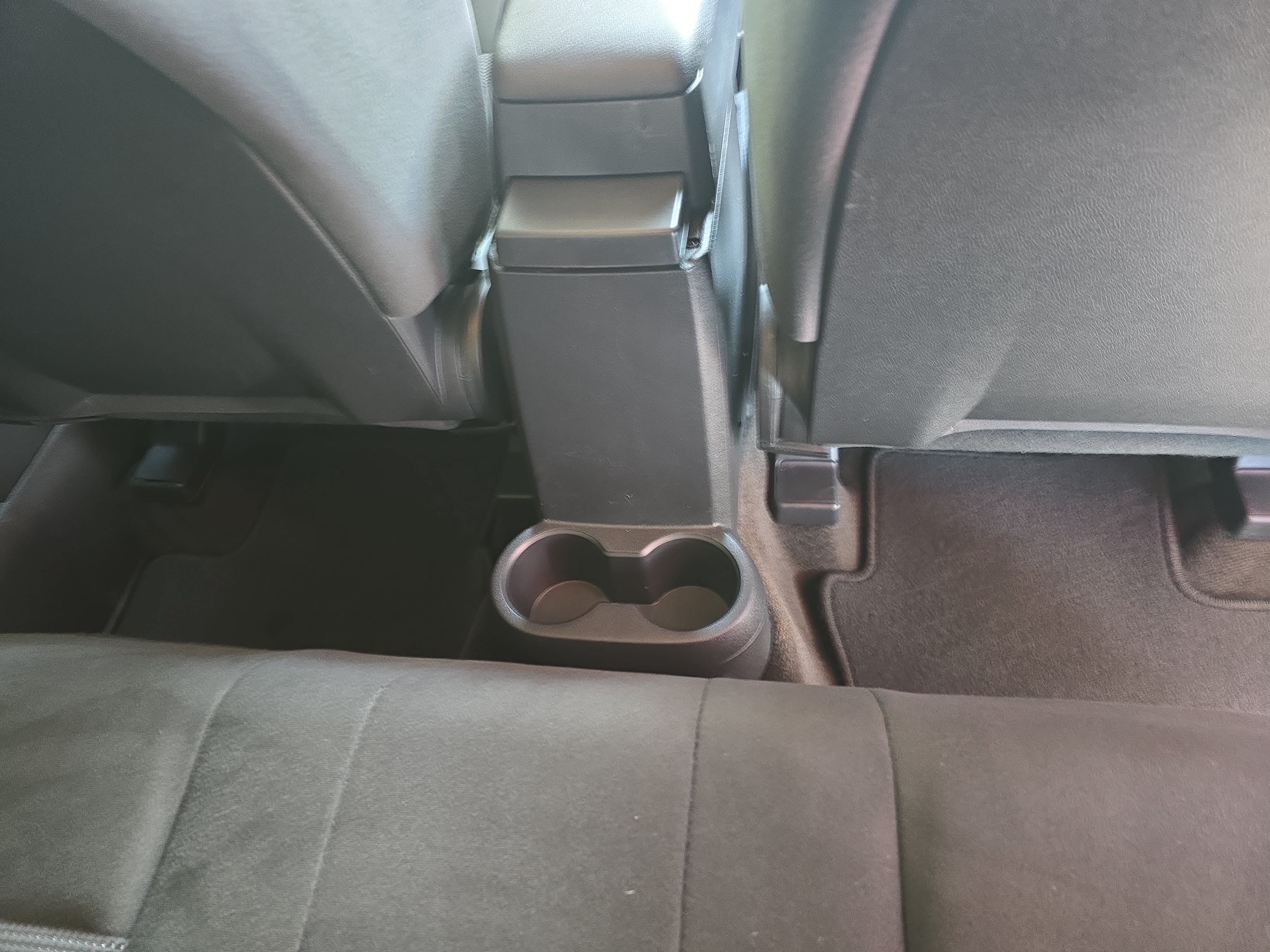 Used 2015 Jeep Patriot Latitude FWD image 12