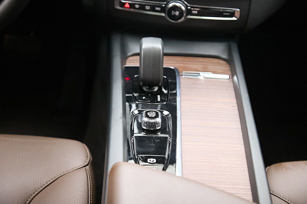 Used 2023 Volvo XC60 B5 Plus w/ Climate Package image 29