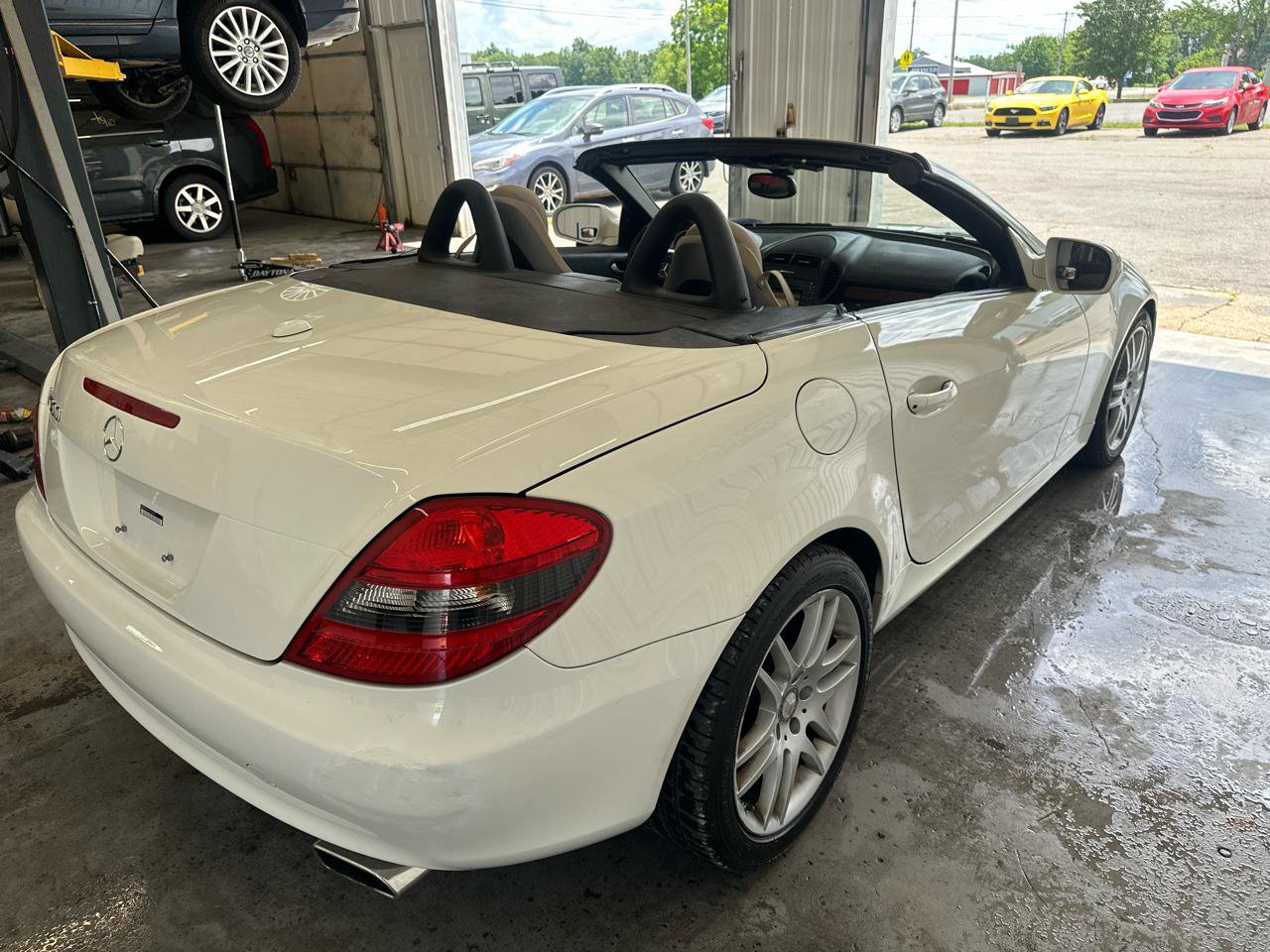 Used 2009 Mercedes-Benz SLK 300 image 5