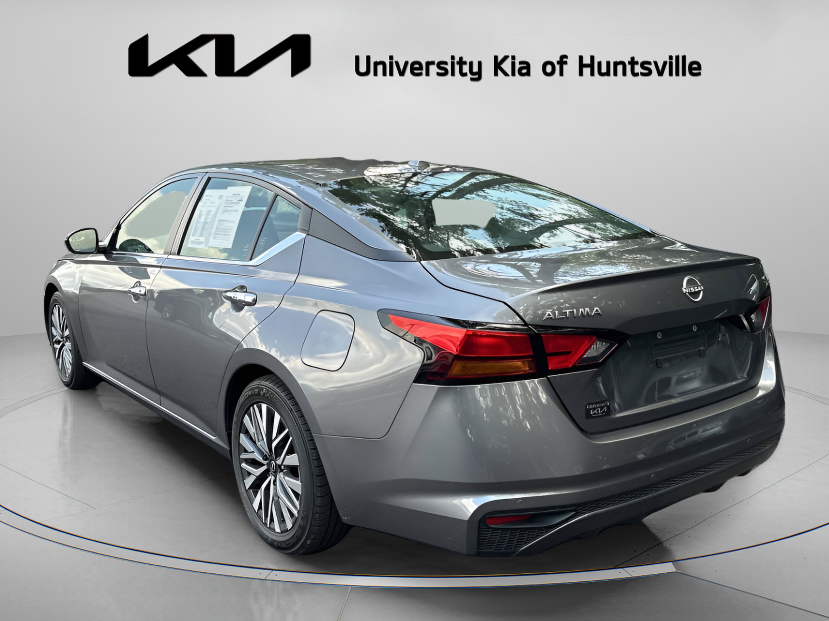 Used 2024 Nissan Altima 2.5 SV FWD image 6