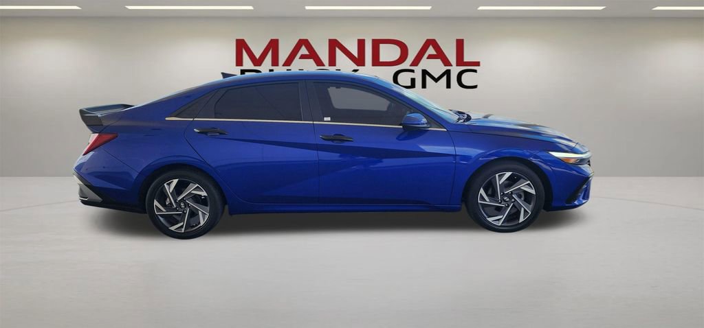 Used 2024 Hyundai Elantra SEL w/ Convenience Package FWD image 7