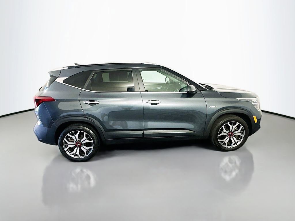 Used 2023 Kia Seltos SX w/ SX Sunroof Package AWD/4WD image 8