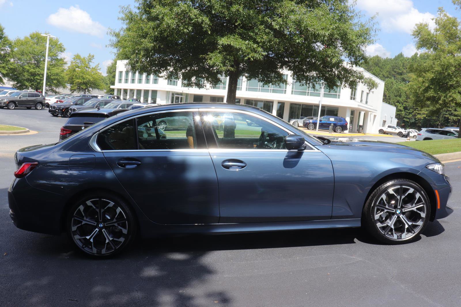 New 2025 BMW 330i Sedan w/ Convenience Package image 9
