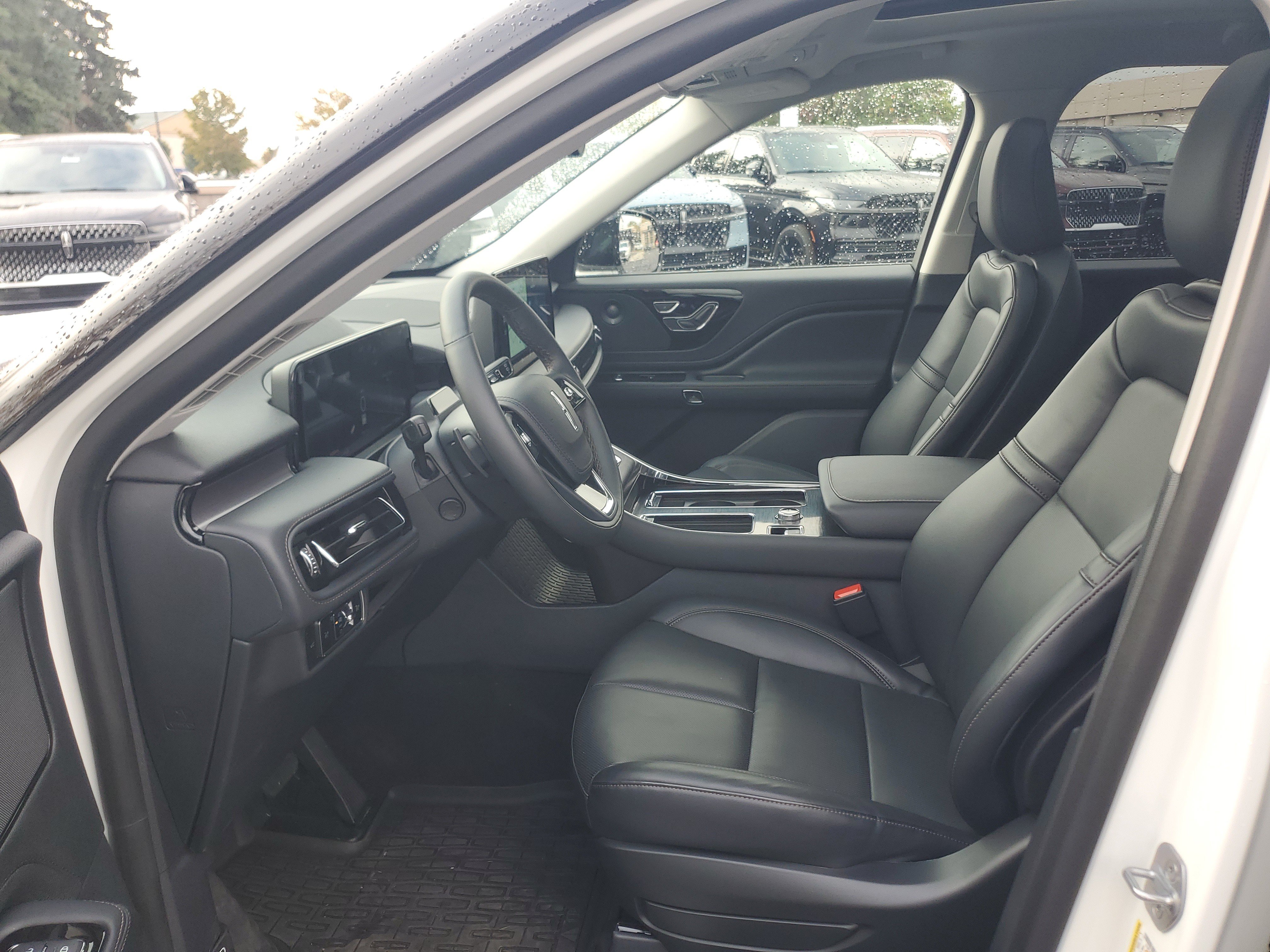 New 2026 Lincoln Aviator AWD image 10