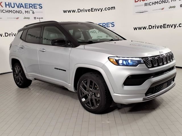 Used 2024 Jeep Compass Limited w/ High Altitude Package AWD/4WD image 3