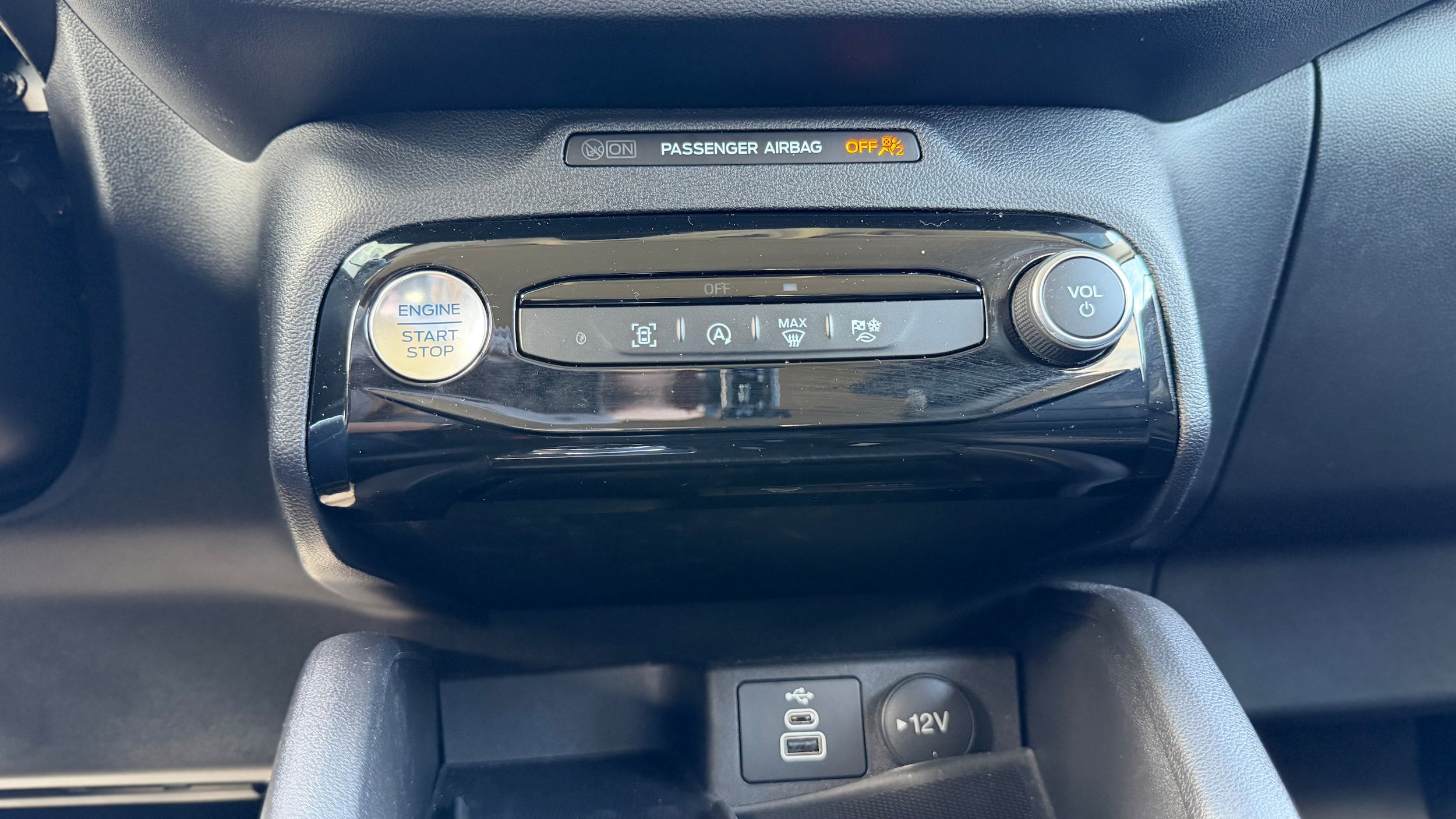 Used 2025 Ford Escape Platinum AWD/4WD image 30
