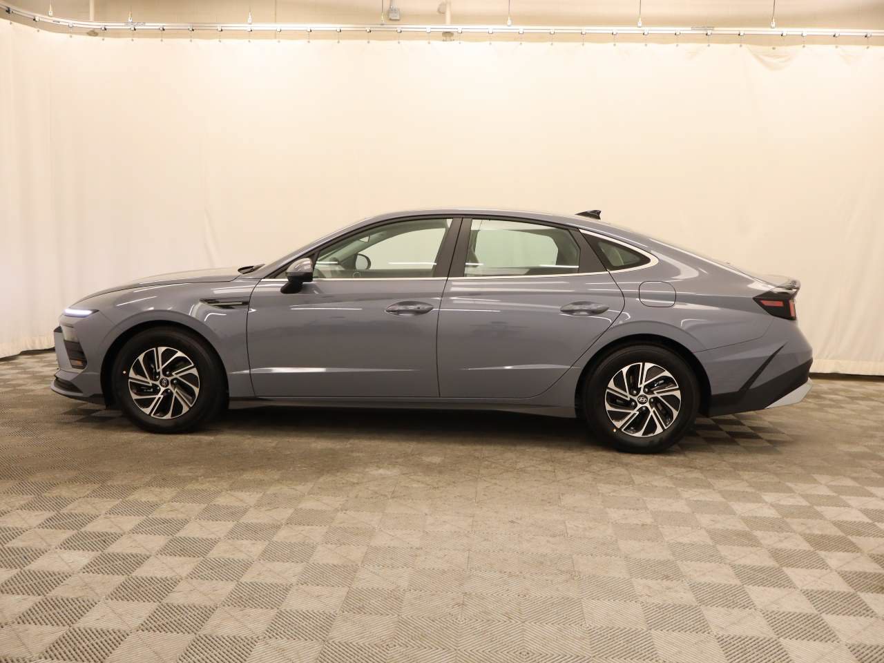 New 2026 Hyundai Sonata Blue FWD image 2