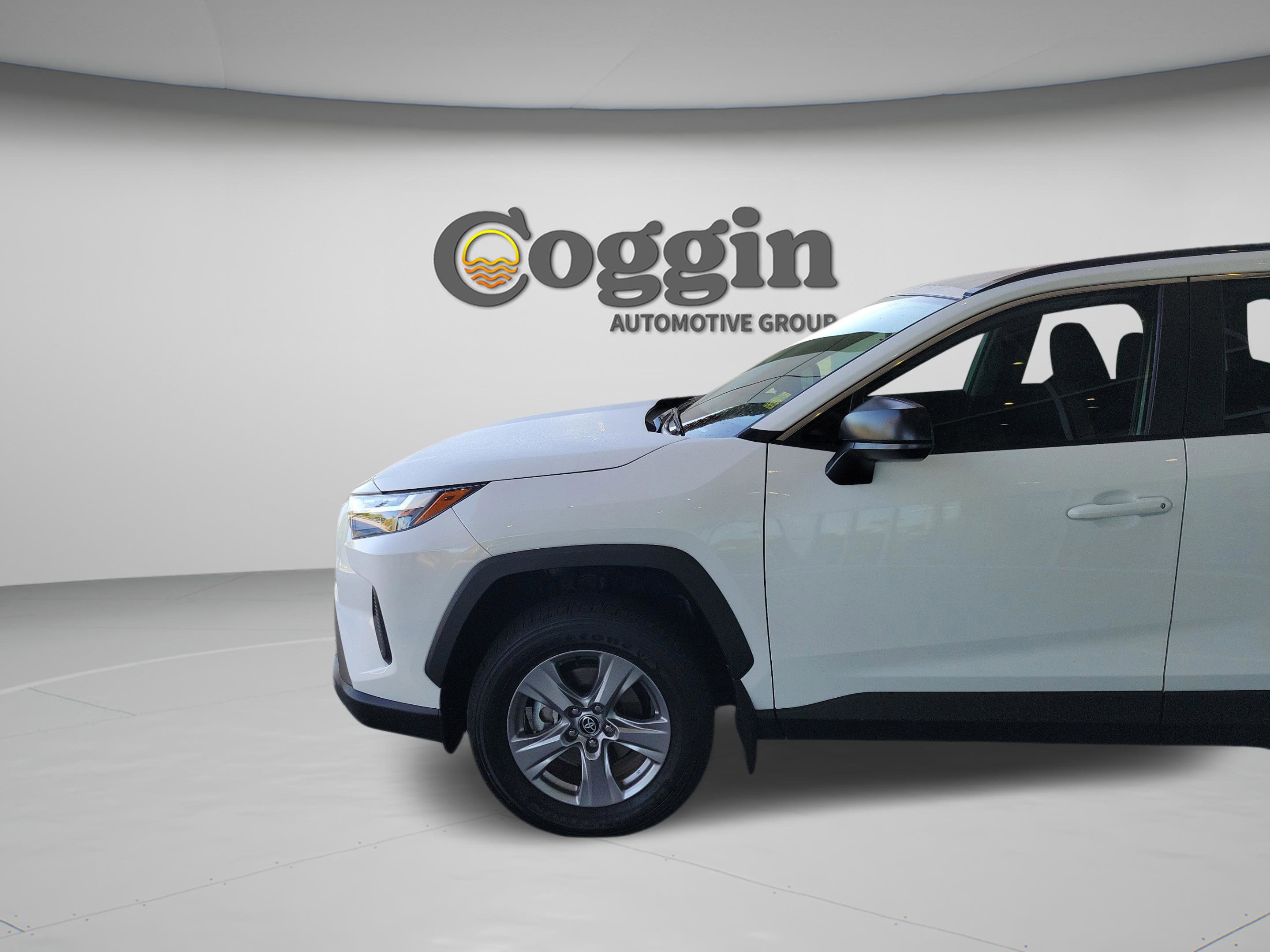 Certified 2025 Toyota RAV4 LE image 31