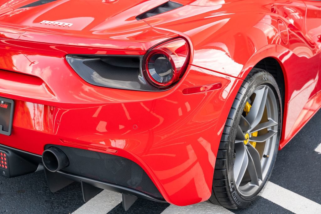 Used 2018 Ferrari 488 Spider RWD image 13