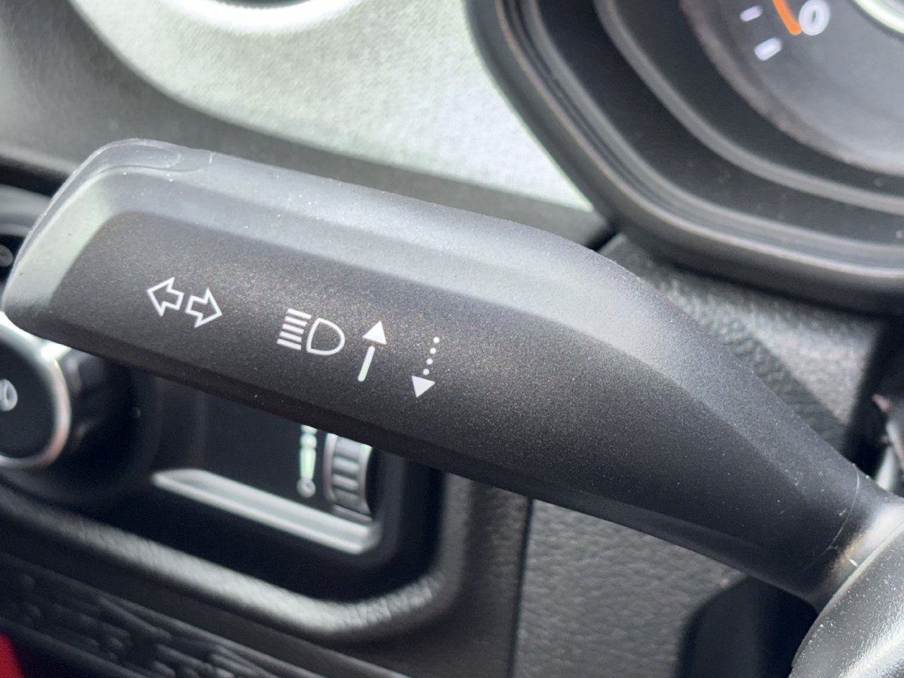 Used 2024 Jeep Wrangler Unlimited Sport AWD/4WD image 28