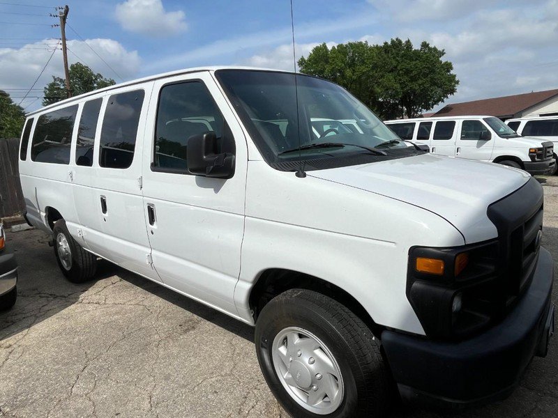 Used 2008 Ford E-350 and Econoline 350 Extended Wagon Super Duty RWD image 2