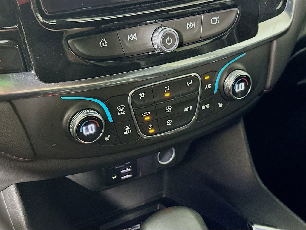 Used 2023 Chevrolet Traverse RS FWD image 27