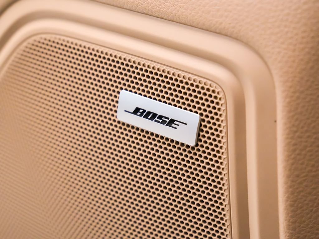 Certified 2022 Porsche Macan AWD/4WD image 17