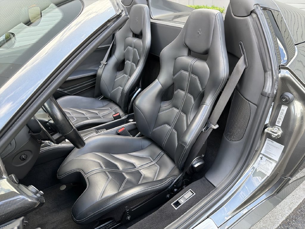 Certified 2013 Ferrari 458 Spider RWD image 11