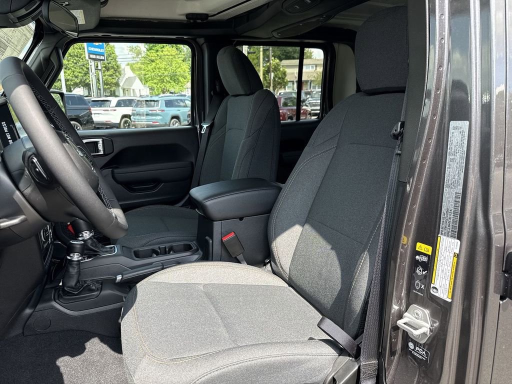 New 2026 Jeep Gladiator Sport AWD/4WD image 21