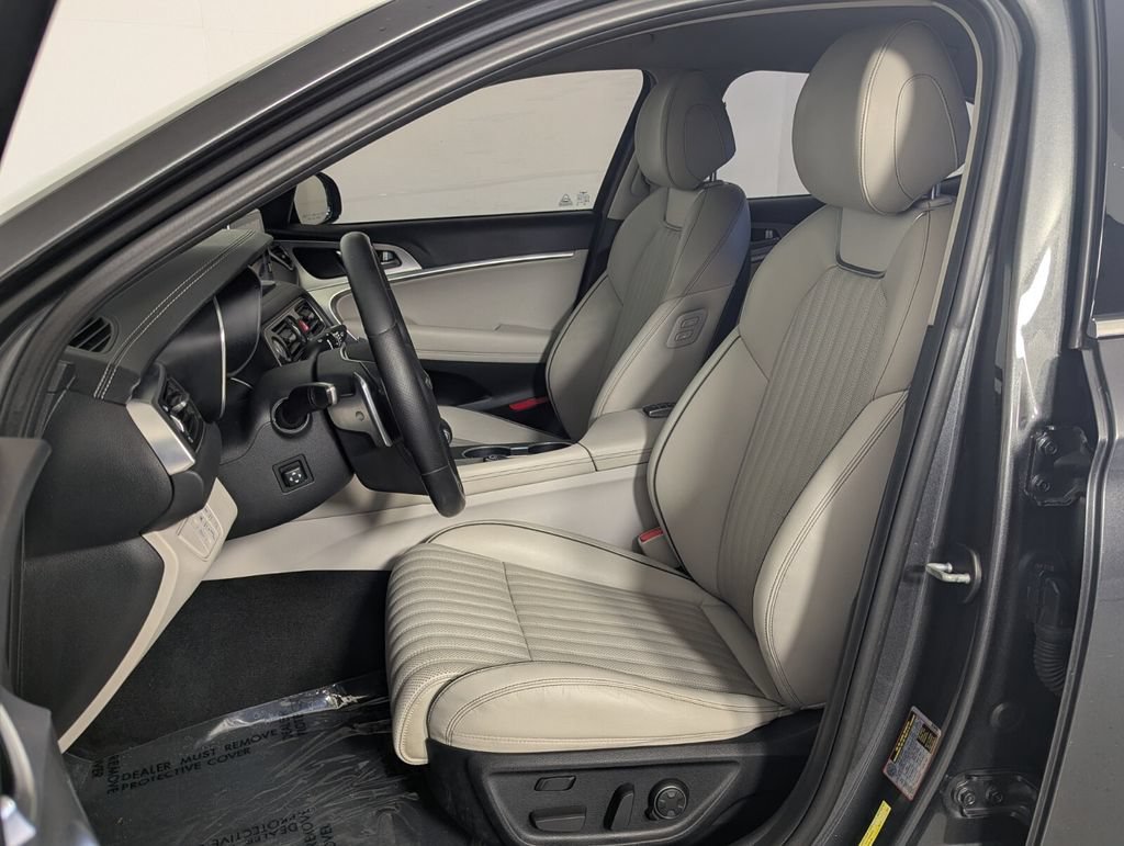 Used 2019 Genesis G70 3.3T Advanced RWD image 11