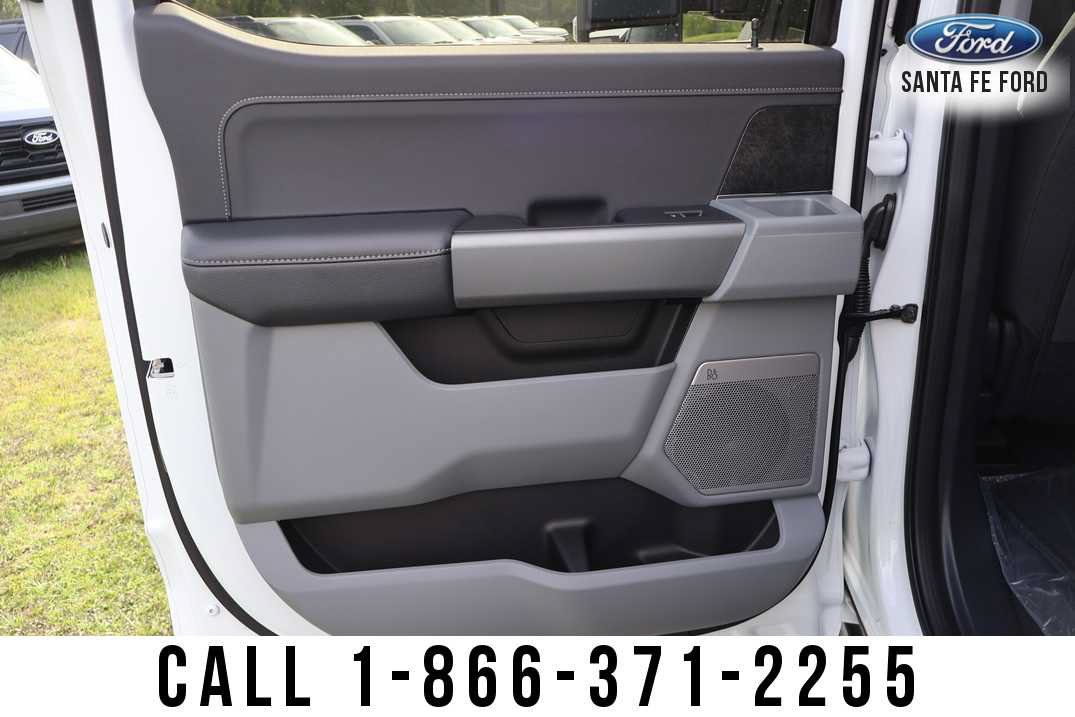 New 2026 Ford F350 XLT w/ XLT Premium Package AWD/4WD image 21