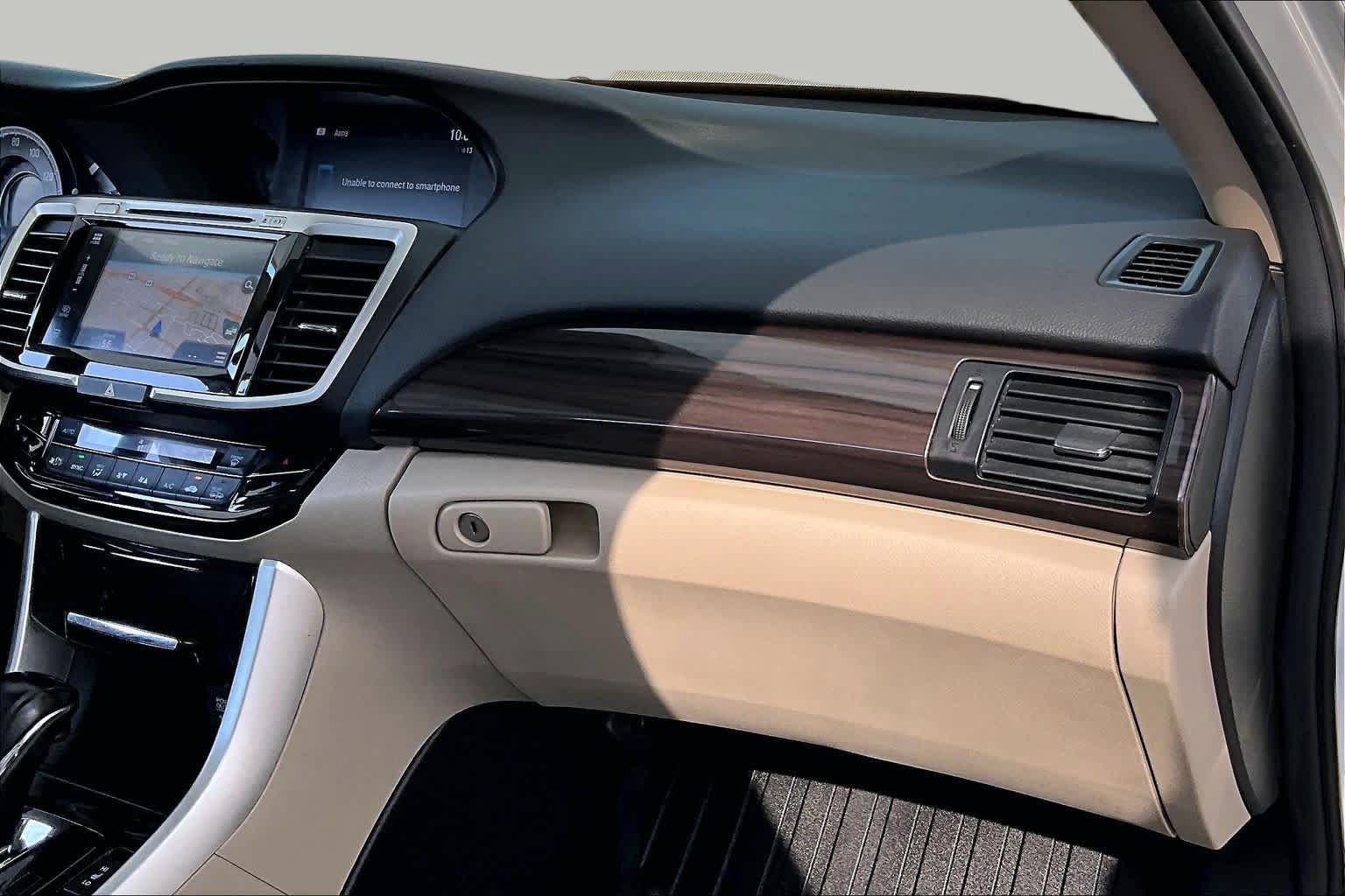 Certified 2017 Honda Accord Touring image 19