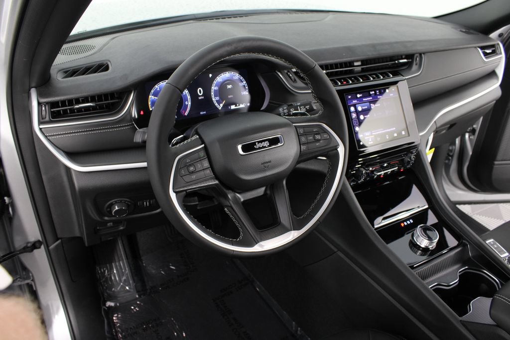 New 2026 Jeep Grand Cherokee Laredo AWD/4WD image 8