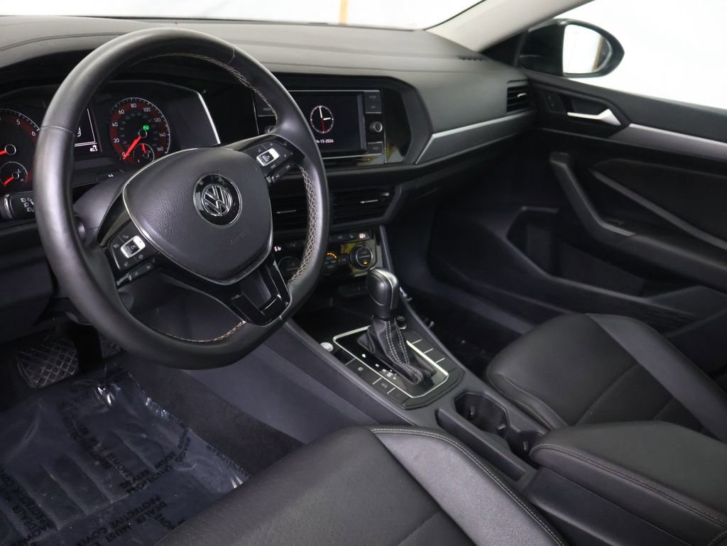 Used 2021 Volkswagen Jetta SE w/ SE Cold Weather Package image 18