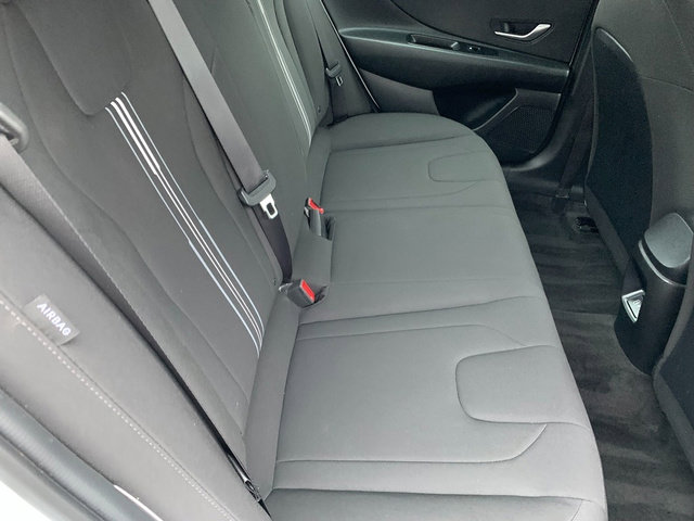 Used 2024 Hyundai Elantra Blue image 14