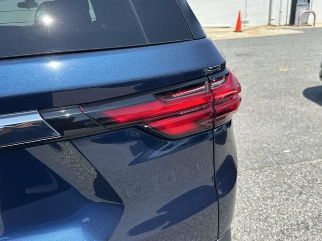 Used 2023 Chevrolet Traverse LS FWD image 29