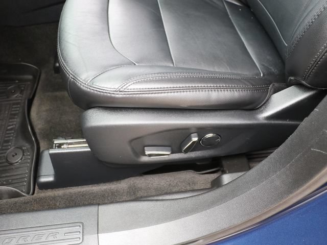 Used 2017 Ford Explorer XLT w/ Equipment Group 202A AWD/4WD image 19