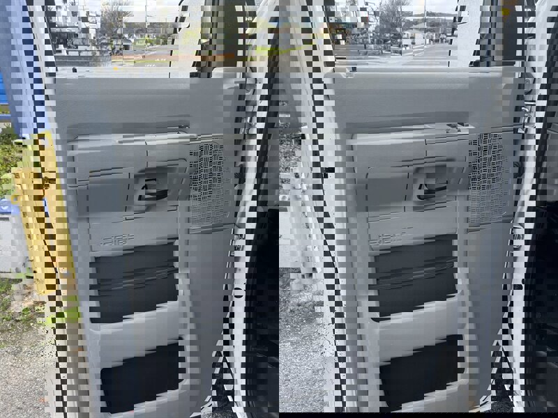 Used 2013 Ford E-150 and Econoline 150 E-150 image 14