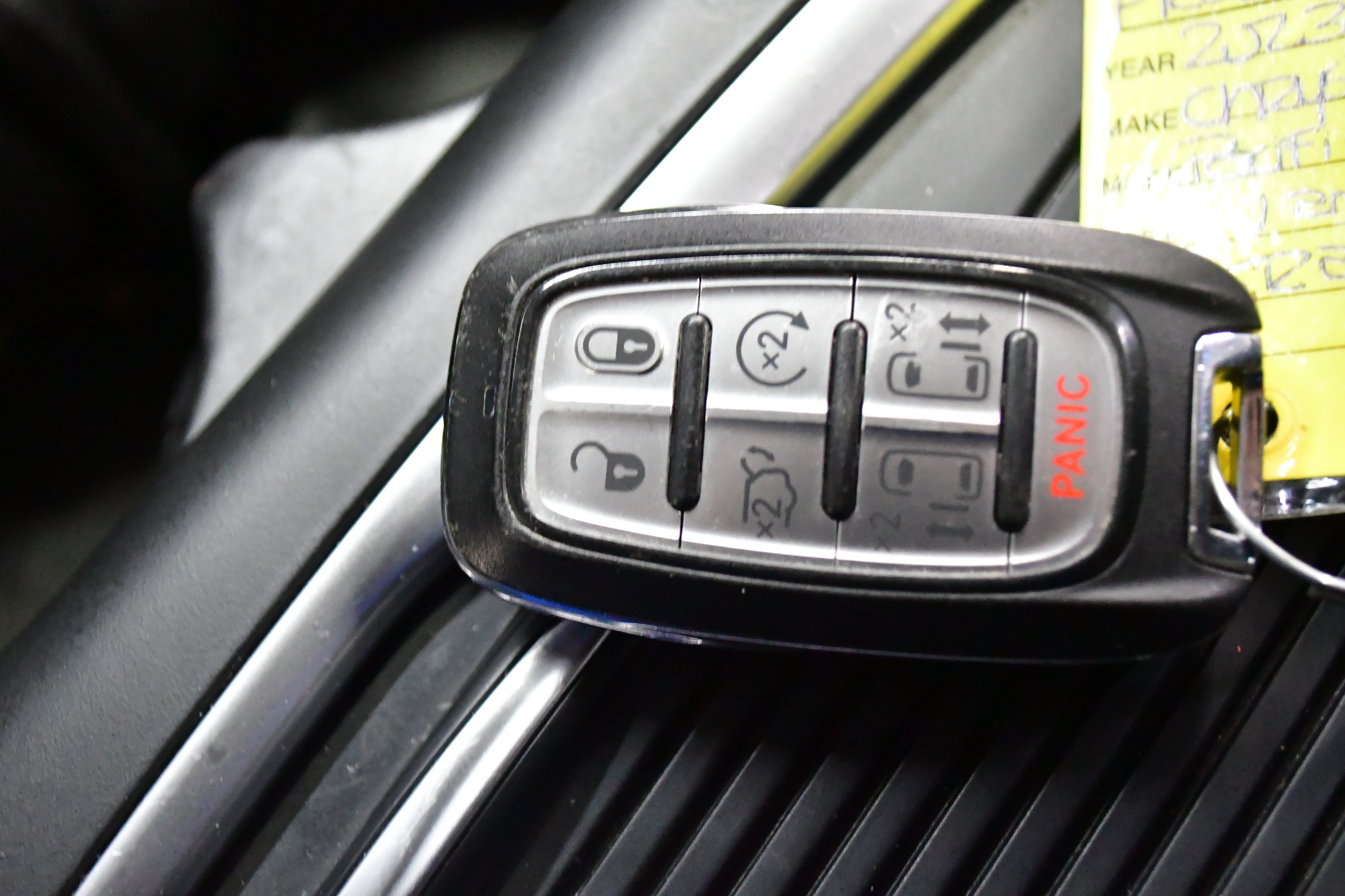 Used 2023 Chrysler Pacifica Touring-L FWD image 36