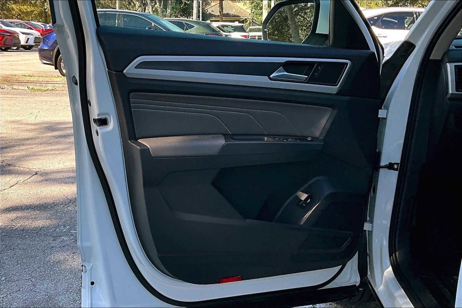 Used 2021 Volkswagen Atlas SE w/ Panoramic Sunroof Package image 25