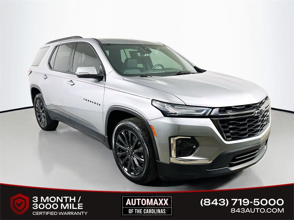 Used 2023 Chevrolet Traverse RS FWD image 1