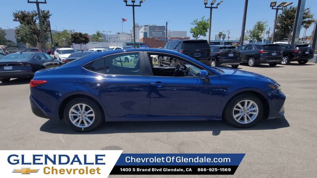 Used 2025 Toyota Camry LE FWD image 9