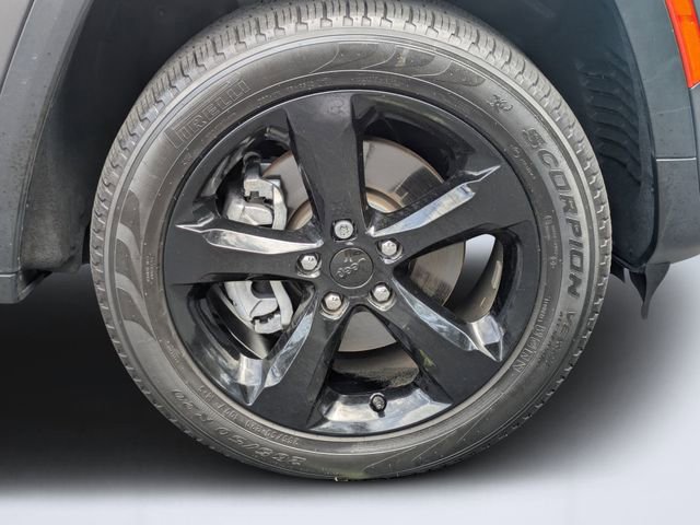 Used 2024 Jeep Grand Cherokee L Limited w/ Black Appearance Package image 11